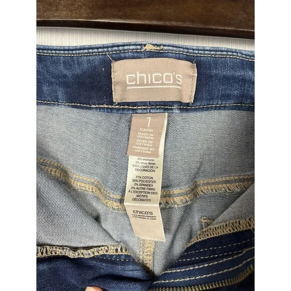 Chicos Women's Denim Capri Size 1 32x20 Medium Wash GUC - Picture 5 of 10